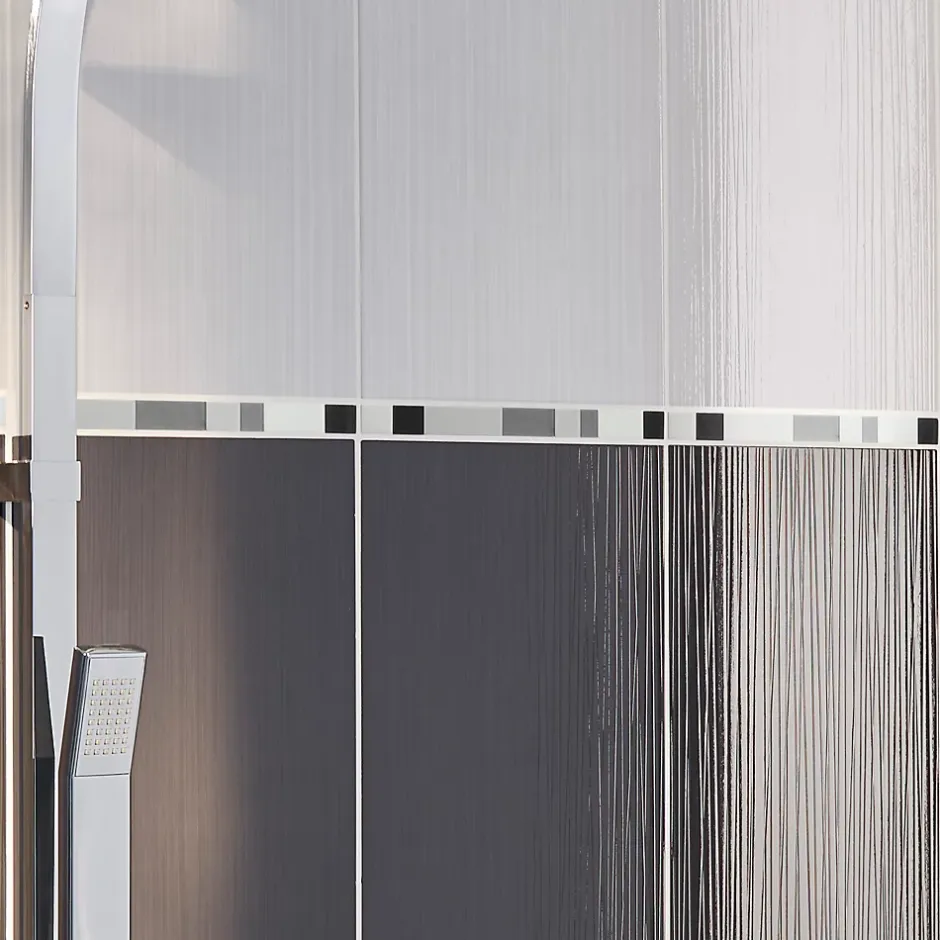 Listel noir brillant 2 x 40 cm Salerna GoodHome- Clearance