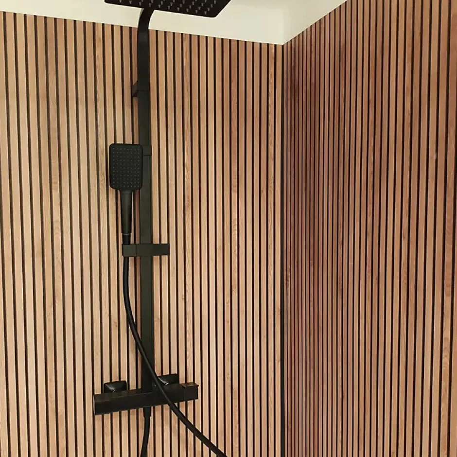 99Deco Lot de 2 panneaux de douche en PVC (90x220 & 120x220 cm) + profilés noir - effet bois - Japandi - Marron et noir