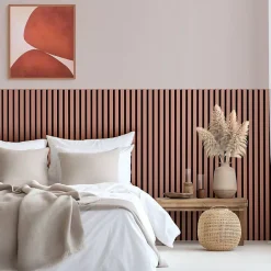 Decoon Lot de 7 Panneaux muraux tasseaux bois 120 x 30 x 1,9 cm - Pack tête de lit - Lamelles terracotta / feutrine noir - 2,52m²