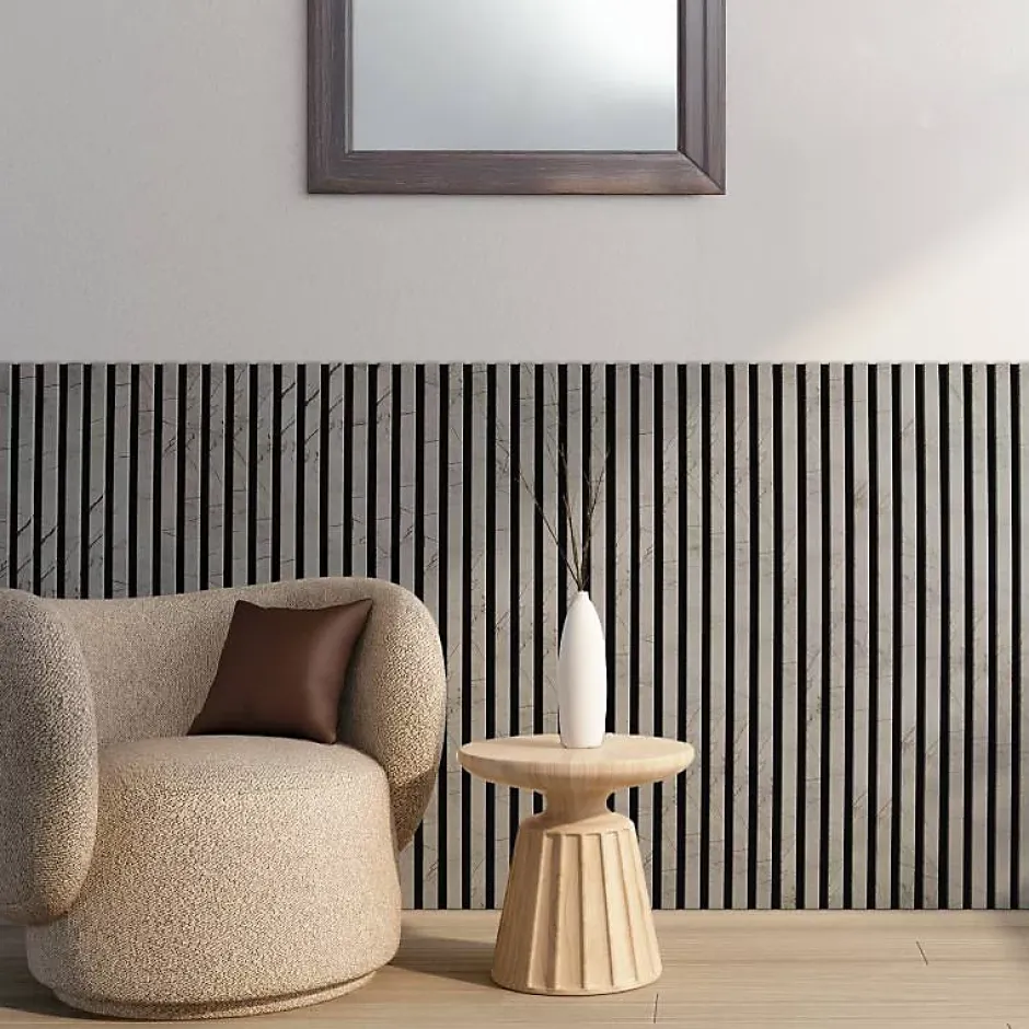 Decoon Lot de 7 Panneaux muraux tasseaux bois 120 x 30 x 1,9 cm - Tête de lit - Lamelles décor marbre gris / feutrine noir - 2,52m²