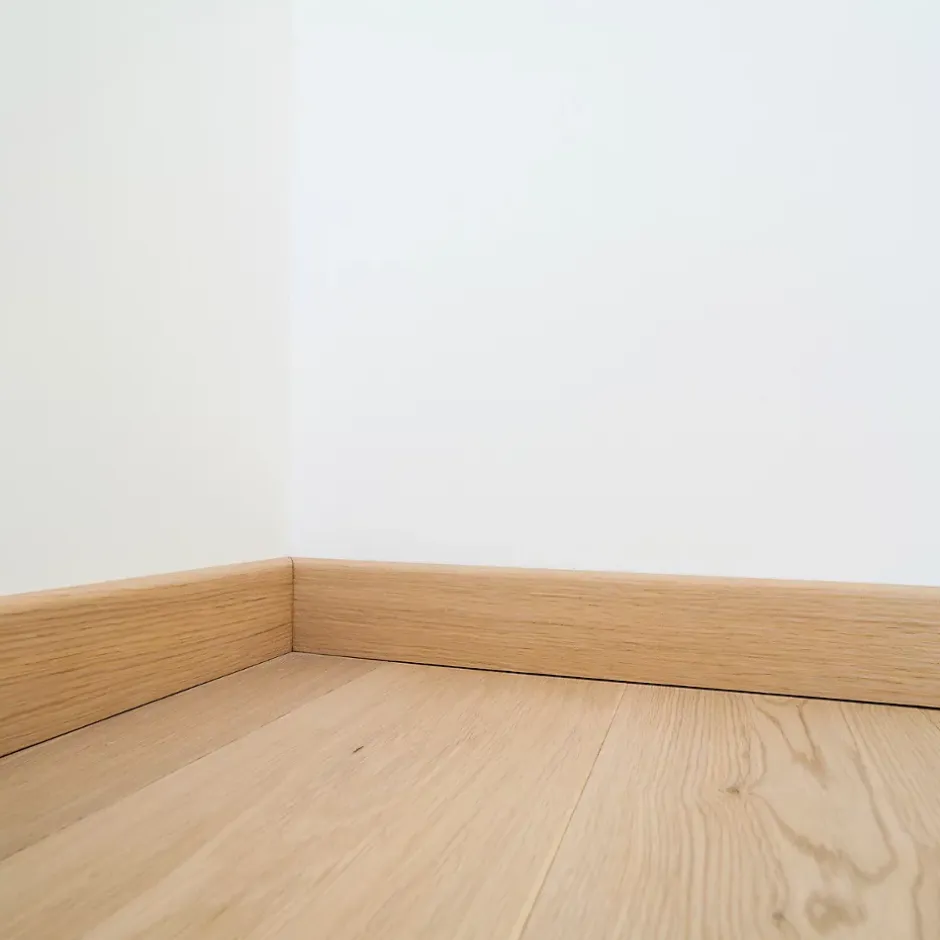 Wood&Sens Lot de 5 Plinthes Plaquées Chêne MDF Arrondi, L.2,23 m x l.7,8 cm x Ep.14 mm