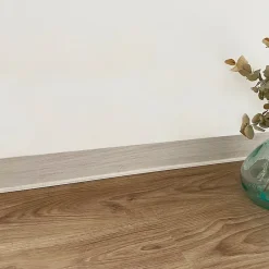 Lot de 25 Plinthes PVC Couleur Bois - - H8 x L200 cm Profondeur 14 mm-99Deco Online