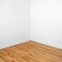 Lot de 5 Plinthes Style Prépeint MDF, L.2,44 m x l.14,8 cm x Ep.16 mm-Wood&Sens Clearance