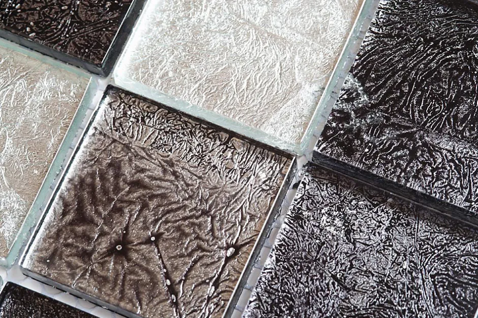 Carrelage Signature Mosaqiue de verre Froisse Noir Gris Argent 4.8 X 4.8 Cm - vendu par plaque de 30 X 30 Cm -