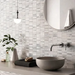 Carrelage Signature Mosaïque d'aluminium brosse et verre Mix beige Barrettes 2X7.3 cm - vendu par plaque de 30.3X29.7 cm -