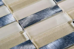 Carrelage Signature Mosaïque d'aluminium brosse et verre Mix beige Barrettes 2X7.3 cm - vendu par plaque de 30.3X29.7 cm -