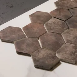 Ilcom Mosaïque de verre pressé antidérapant R11 sur maille pour salle de bain ou cuisine 41 cm x 26 cm - Hexa air slate (0,09m²)