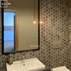 Ilcom Mosaïque de verre pressé antidérapant R11 sur maille pour salle de bain ou cuisine 41 cm x 26 cm - Hexa air slate (0,09m²)