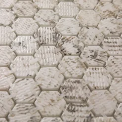 Mosaïque de verre pressé antidérapant R11 sur maille pour salle de bain ou cuisine 52 cm x 34 cm - Hexa calacatta (0,166m²)-Ilcom