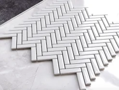 Ilcom Mosaïque sur résille pour salle de bain et cuisine en céramique 28 cm x 27 cm - Gloss white chevron