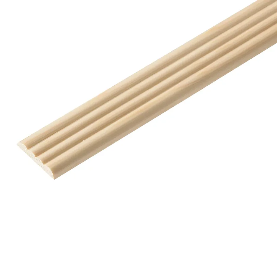 Moulure décorative pin 4,5 x 35 mm L.2,4 m