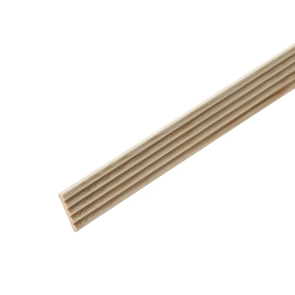Moulure décorative pin 4,5 x 28 mm L.2,4 m