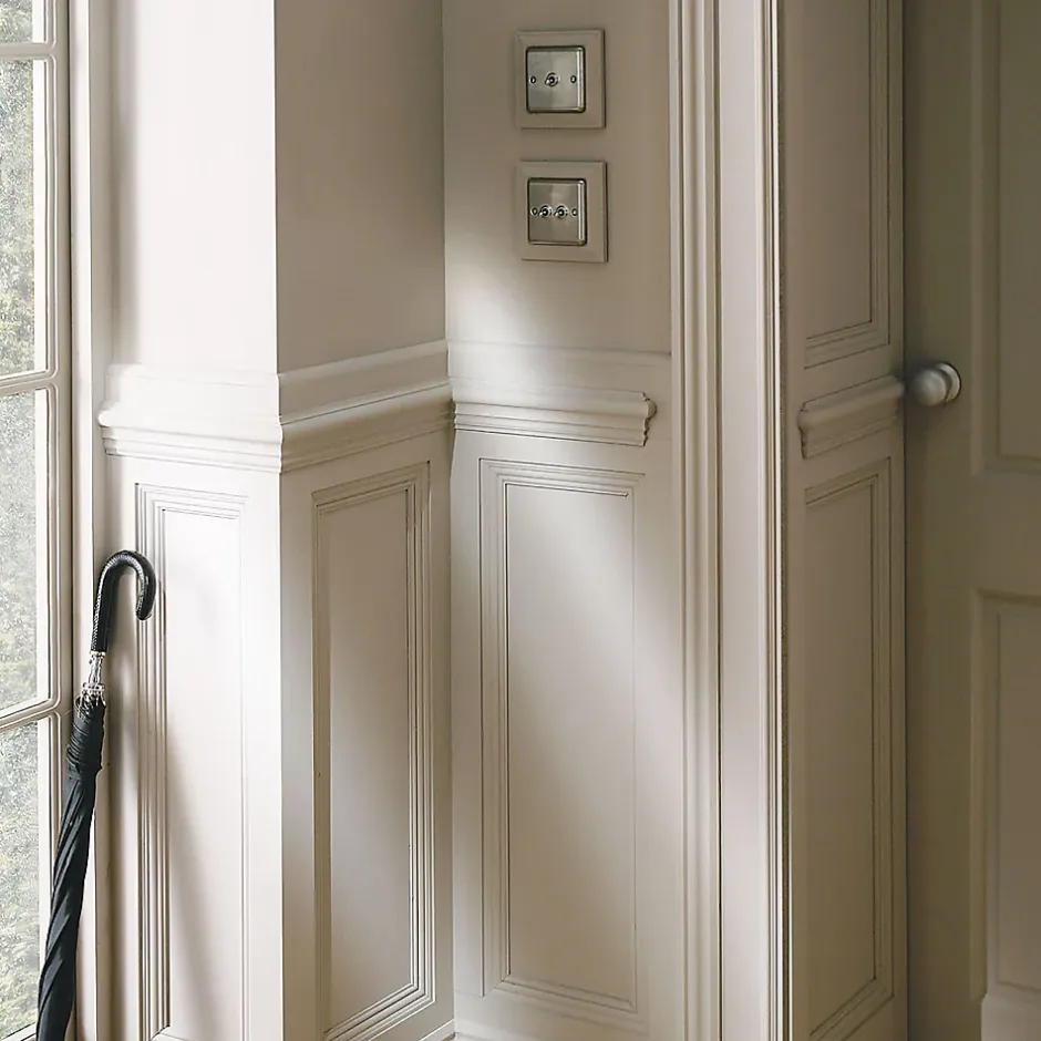 Moulure décorative pin 15 x 45 mm L.2,4 m