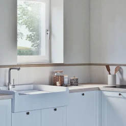 Moulure murale décorative en bois ANEOU - 0,8 x 3,1 x 100 cm - Brut sans peinture - Cimaise - Plinthe - Baguette d'ornement-Woodbord New