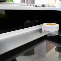 Quest Moulure Souple en PVC 10x10 mm, Auto-Adhésive avec Bande Mousse, Plinthe Souple, pour Finitions et Étanchéité des Jonctions, blanc