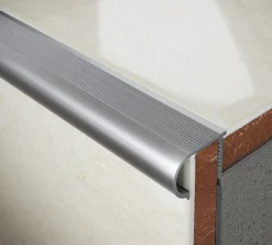 Nez de marche extérieur rond aluminium brut argent lisse 37mmx250cm-Diall Outlet