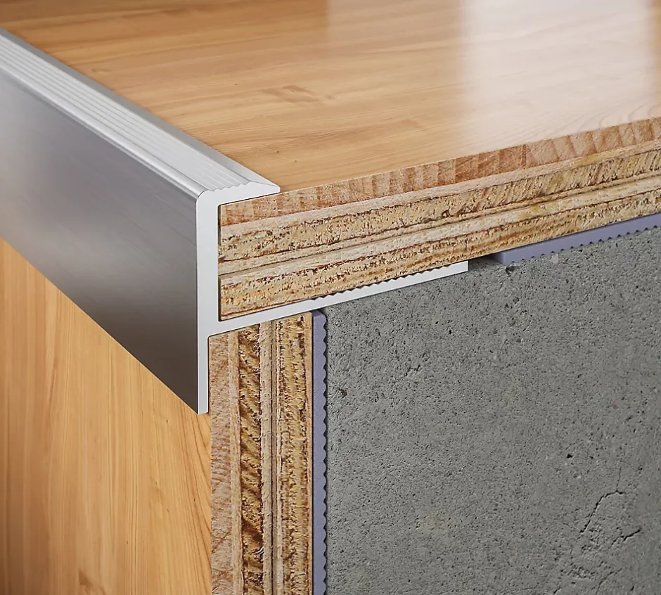 Diall Nez de marche extérieur carré aluminium brut argent lisse 28mmx250cm