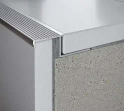 Diall Nez de marche extérieur droit aluminium brut argent lisse 35mmx250cm