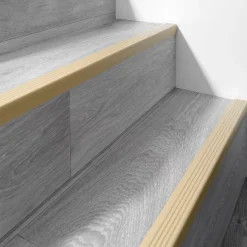 Quest Nez de marche PVC 50x42mm, , profilé d'escalier RGP, auto-adhésif, antidérapant, d'escalier-protection, beige, 0.1m