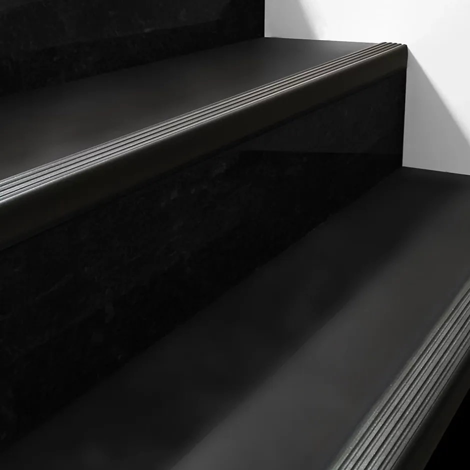 Quest Nez de marche PVC 40x25mm, , profilé d'escalier ND, auto-adhésif, antidérapant, d'escalier-protection, noir-argent, 0.8m