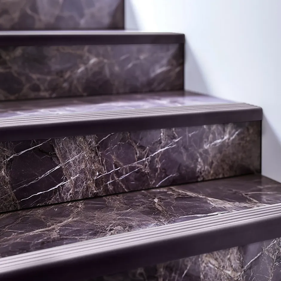 Quest Nez de marche PVC 40x25mm, , profilé d'escalier ND, auto-adhésif, antidérapant, d'escalier-protection, violet, 1.1m