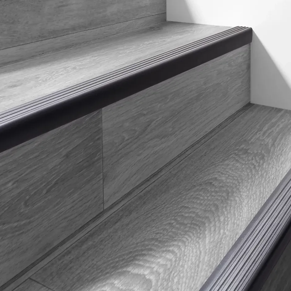 Quest Nez de marche PVC 50x42mm, , profilé d'escalier RGP, auto-adhésif, antidérapant, d'escalier-protection, noir-argent, 1.8m