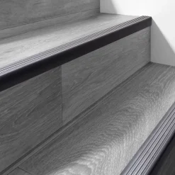 Quest Nez de marche PVC 50x42mm, , profilé d'escalier RGP, auto-adhésif, antidérapant, d'escalier-protection, noir-argent, 0.9m