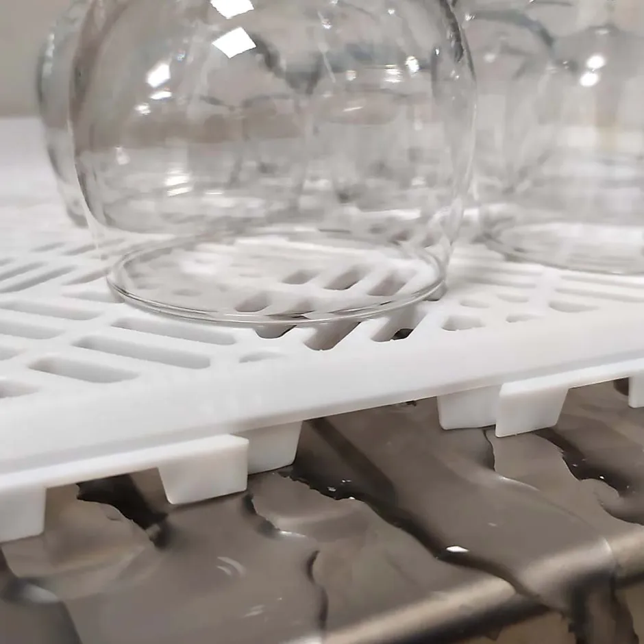 Pack 12 dalles auto-ventilées 30x30x1,5cm (1m² - Blanc). Hôtellerie, chambres froides, garde-manger, bar, zones humides-Antihumedades