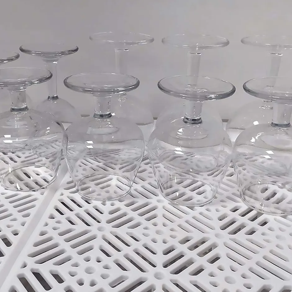 Pack 48 dalles auto-ventilées 30x30x1,5cm (4,3m² - Blanc). Hôtellerie, chambres froides, garde-manger, bar, zones humides-Antihumedades Clearance