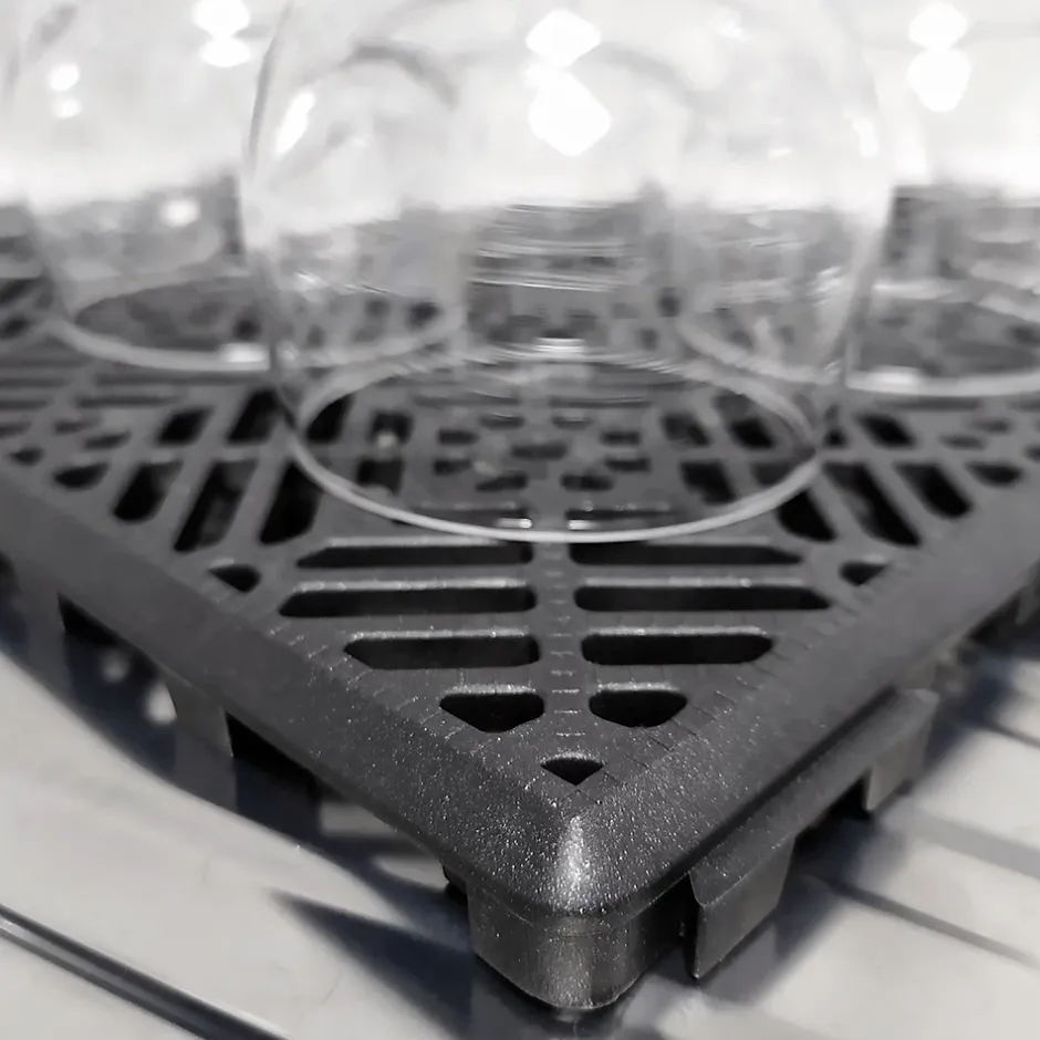 Pack 12 dalles auto-ventilées 30x30x1,5cm (1m² - Gris Forge). Hôtellerie, chambres froides, garde-manger, bar, zones humides-Antihumedades