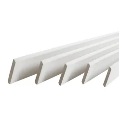 Forestea Pack de 5 plinthes bord arrondi MDF revêtues blanc 2200 x 68 x 9 mm