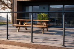 Burger Pack garde-corps 2m Opalu noir pose à plat