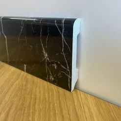 Eternal Parquet Palette de 104ml de Plinthe BC Brillante NERO MARQUINA 85x14x2000mm en POLYMÈRES