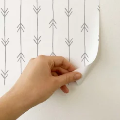 Decochic Papier peint adhésif boheme flèches gris et blanc en vinyle lavable et amovible - 1 rouleau 50x300 cm -