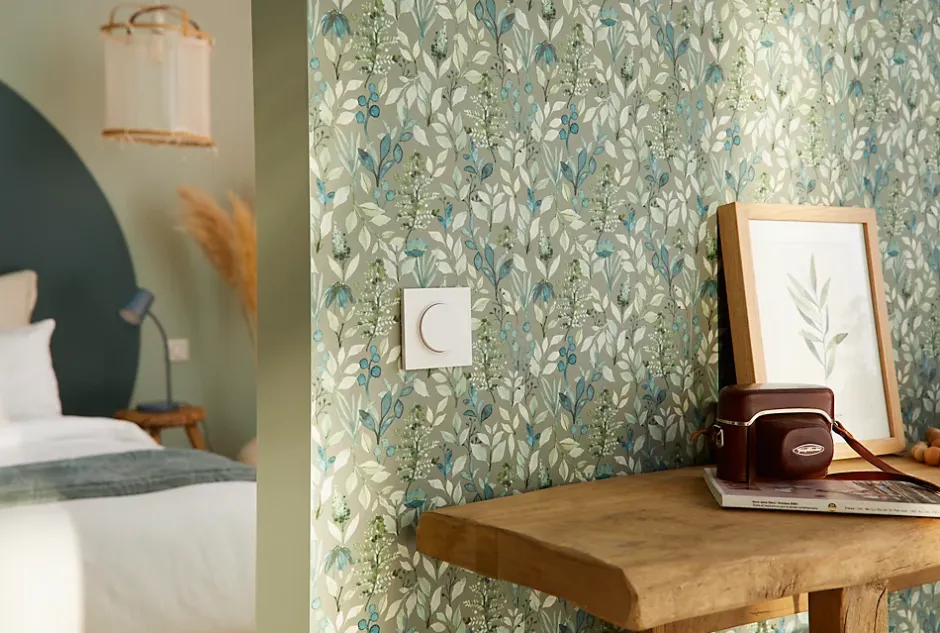 Papier peint pré-encollé vinyle intissé fleuri Easy Roll Begonia vert l.53 x H.1005 cm-GoodHome Sale