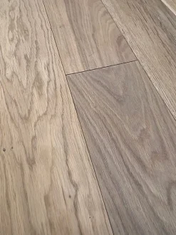 Premibel Parquet Parquet Chêne contrecollé verni brossé rustique invisible Garden 150x14mm - Longueurs Variables - 4mm de couche d'usure -