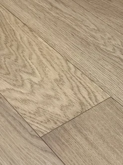 Parquet Chêne contrecollé verni brossé Pr Bis (petits nœuds) invisible Chelsea 150x14mm - LV - 4mm de couche d'usure-Premibel Parquet Discount