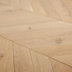 GoodHome Parquet contrecollé à coller point de hongrie en chêne Eslov finition vernis mat coloris naturel L.54 x l.9 x ép.1,4 cm