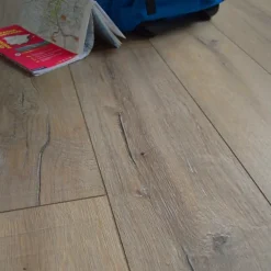 Parquet flottant Stratifié - KronoSwiss Noblesse V4 - Chêne Rift 5G - Paquet de 2,131 m²-Décoweb Best