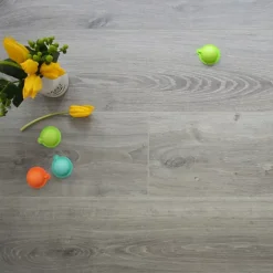 Parquet flottant Stratifié - KronoSwiss Noblesse V4 - Chêne New York 5G - Paquet de 2,131 m²-Décoweb Clearance