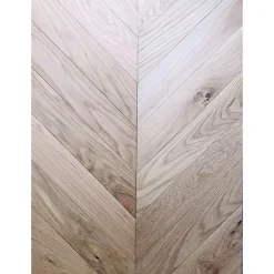 Parquet point de hongrie en chêne contrecollé style haussamnn FLAVIE-Aelle Carrelage Outlet