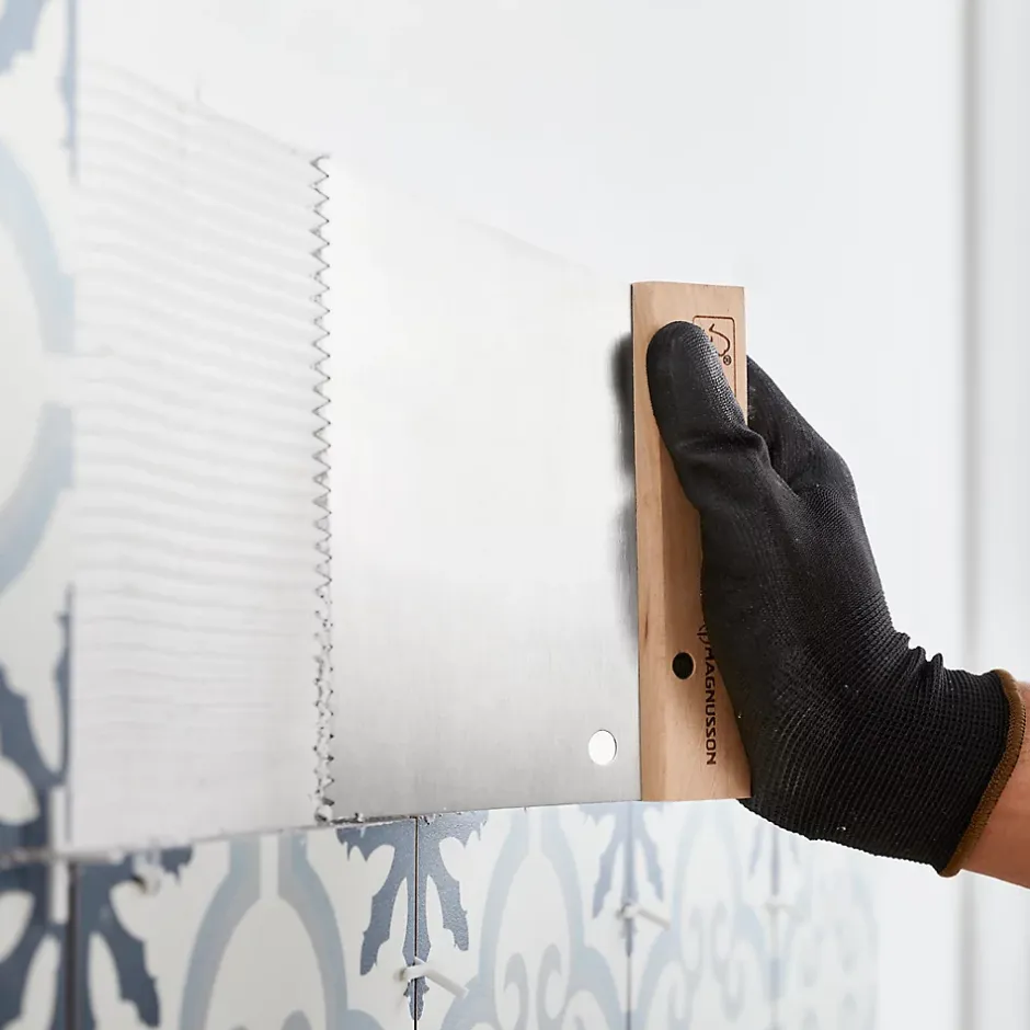 Magnusson Peigne à colle carrelage 18cm V 6mm