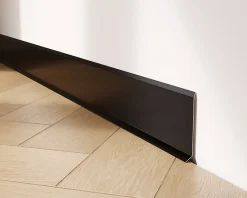 Ilcom Plinthe décorative pour mur F Noir mat - 80mm x 2700mm x 0,65 ep.