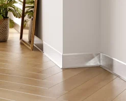 Ilcom Plinthe décorative pour mur F Argent satiné - 80mm x 2700mm x 0,65 ep.