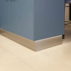 GoodHome Plinthe de cuisine Cisely Argent H. 15 cm x l. 2.4 m x Ep. 16 mm