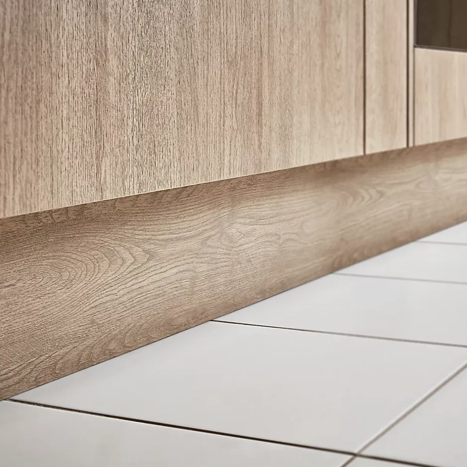 Plinthe de cuisine Chia chêne clair H. 15 cm x l. 2.4 m x Ep. 16 mm-GoodHome Discount