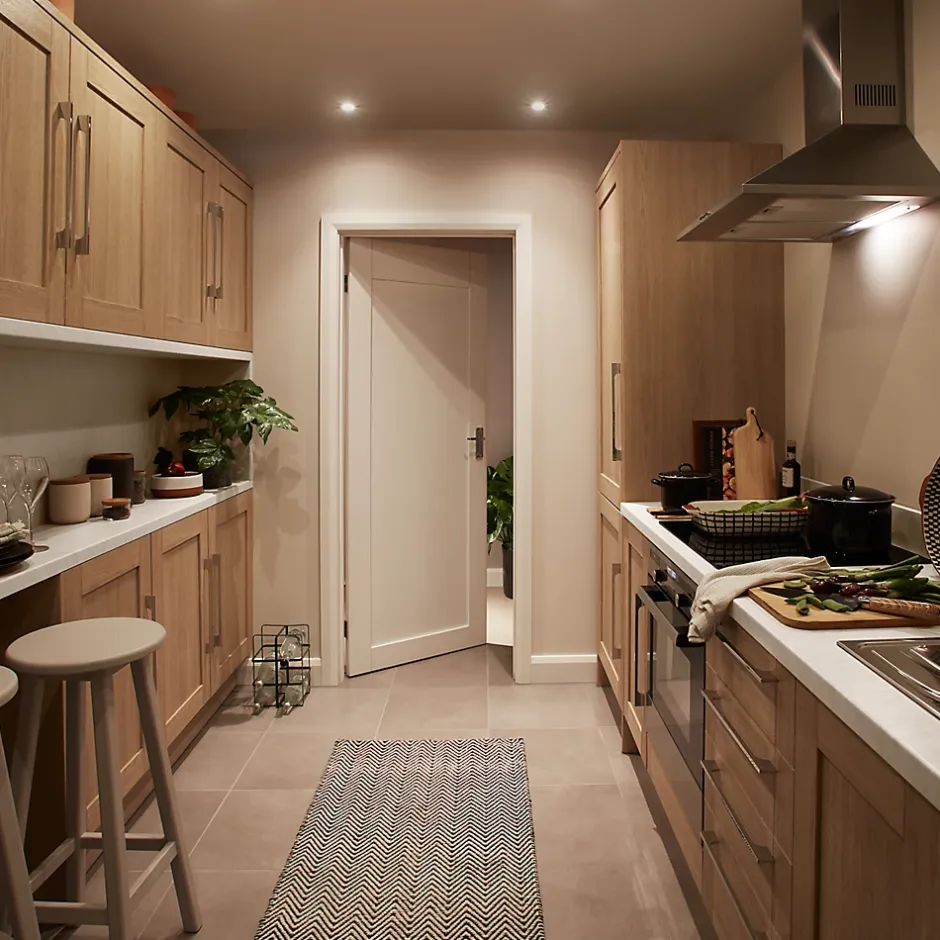 GoodHome Plinthe de cuisine Alpinia chêne H. 15 cm x l. 2.4 m x Ep. 16 mm