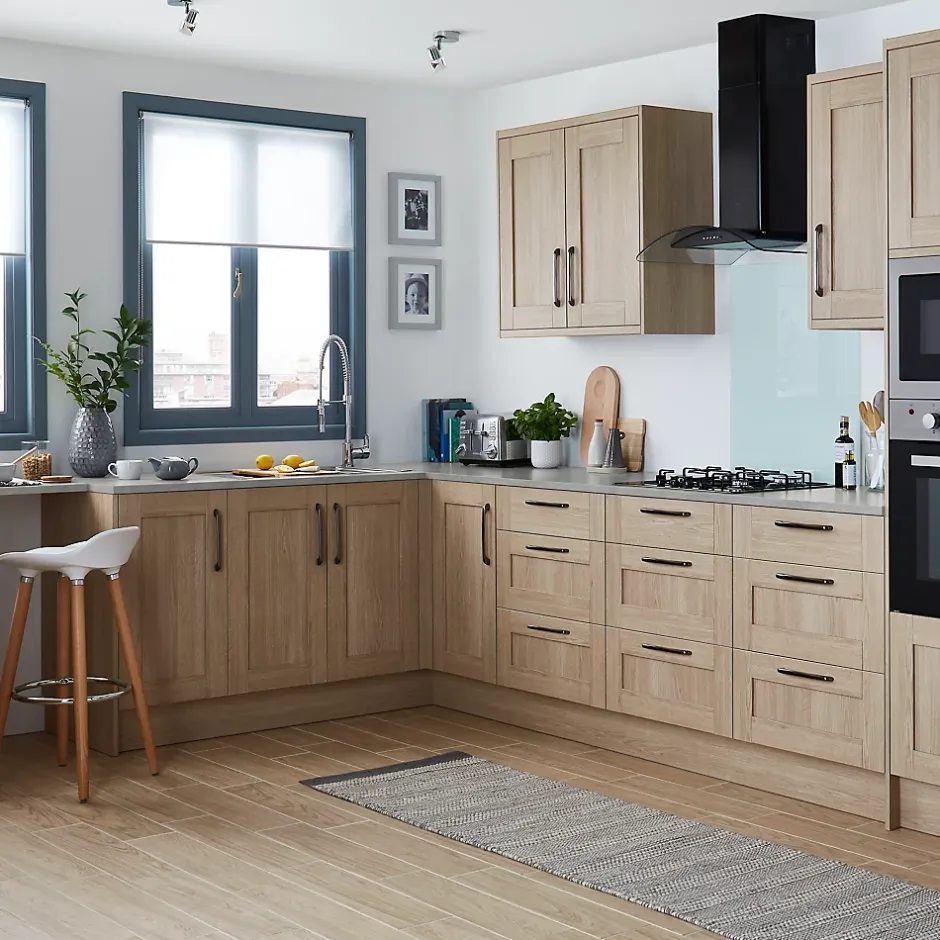 GoodHome Plinthe de cuisine Alpinia chêne H. 15 cm x l. 2.4 m x Ep. 16 mm