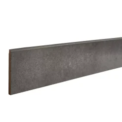 Plinthe en grès porcelainé effet béton anthracite L.40 x l.7 cm x ép.7,4 mm, Konkrete-GoodHome