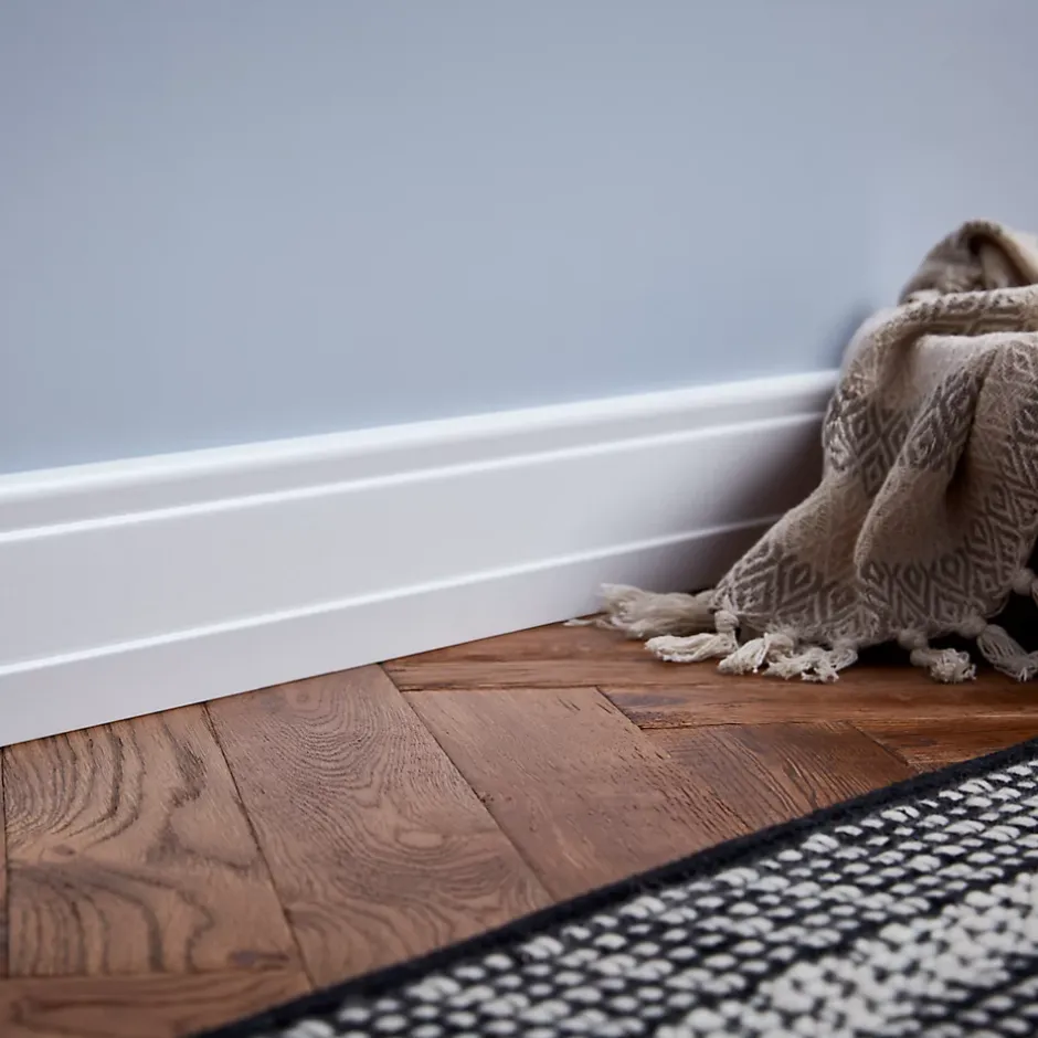 GoodHome Plinthe MDF Blanc art déco 220 x 10 cm Décor 10 (vendue à la pièce)